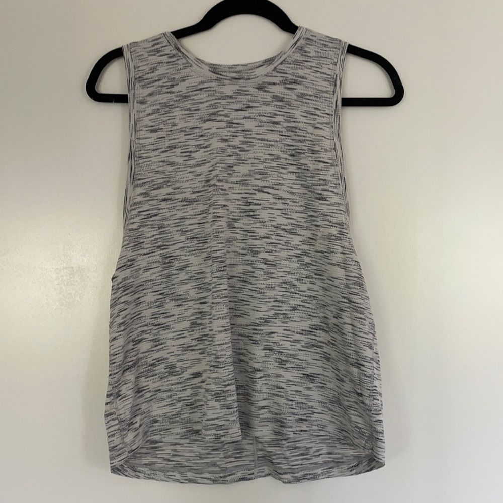 Lululemon Tank gray and white size 8